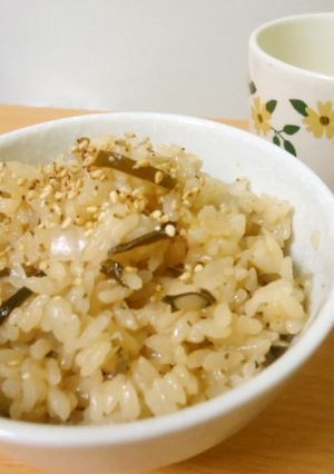 玉ねぎと塩こんぶの炊き込みご飯-レシピのメイン写真