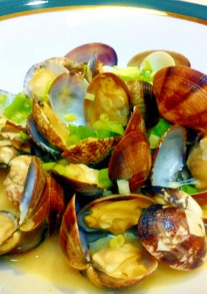 バターの香りが食欲をそそるアサリの酒蒸し-レシピのメイン写真