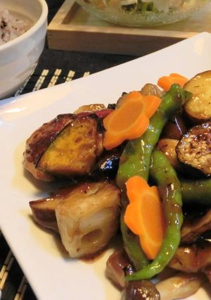 塩麹鶏と秋野菜の黒酢あん炒め-レシピのメイン写真