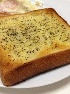 塩麹でガーリックトースト☆-レシピのメイン写真