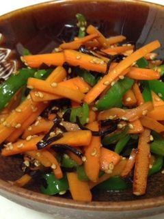 ピーマンとにんじんの塩昆布炒め-レシピのメイン写真