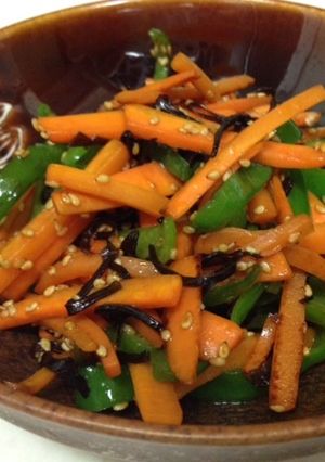 ピーマンとにんじんの塩昆布炒め-レシピのメイン写真