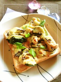 ズッキーニ×ツナの梅塩昆布トースト-レシピのメイン写真