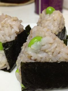 枝豆十六穀おにぎり-レシピのメイン写真