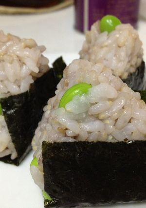 枝豆十六穀おにぎり-レシピのメイン写真