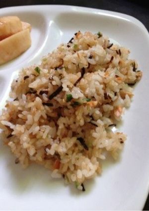 塩昆布とサケのチャーハン-レシピのメイン写真