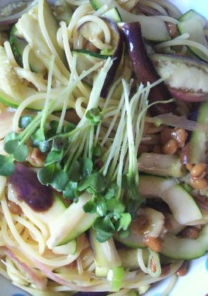 ヘルシー納豆パスタ☆夏野菜を使って-レシピのメイン写真