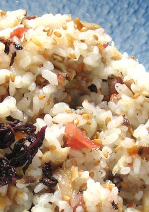 魚の干物と梅干のさっぱり和風チャーハン-レシピのメイン写真
