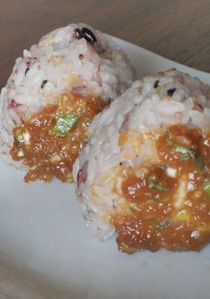 簡単！十六穀米de醤油麹焼きおにぎり-レシピのメイン写真