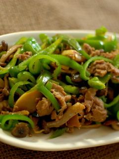 豚肉で青椒肉絲(チンジャーロース)-レシピのメイン写真
