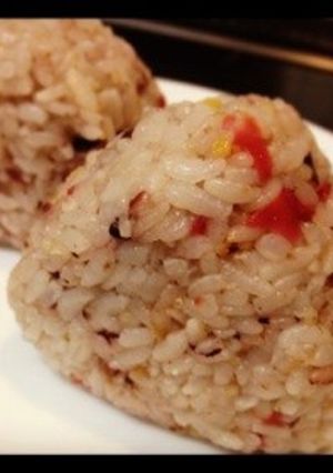 十六穀ごはんの梅おかかおにぎり-レシピのメイン写真