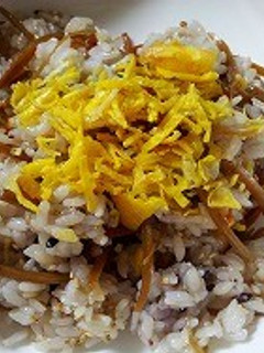 手間なし!十六雑穀ときんぴらの混ぜご飯-レシピのメイン写真