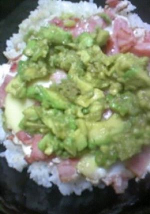 週末朝ご飯!!栄養満点!アボ玉丼-レシピのメイン写真