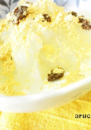 ぷるんっ片栗粉わらびもち☆*黄粉レーズン-レシピのメイン写真