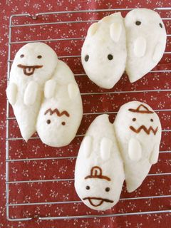 ハロウィン☆おばけツインズ パン-レシピのメイン写真