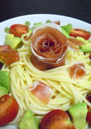 生ハムとトマト・アボカドの冷製パスタ-レシピのメイン写真