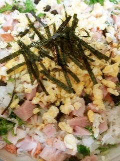 赤紫蘇乗っけて★さっぱりちらし寿司-レシピのメイン写真