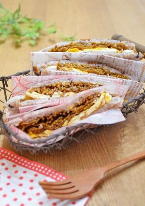 十六穀ごはんで焼きそバーガー-レシピのメイン写真