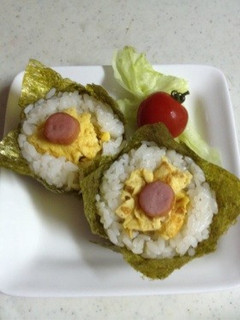 朝食やお弁当に!フラワーおにぎり-レシピのメイン写真