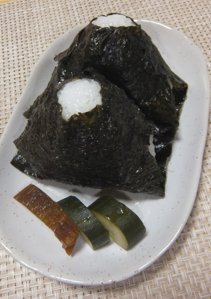 鮭のマヨ、わさ、醤油和えおにぎり-レシピのメイン写真