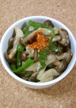 しめじとピーマンの塩麹炒め-レシピのメイン写真