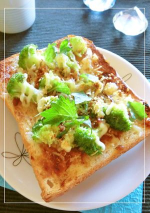 もろみ味噌とブロッコリーの大葉トースト-レシピのメイン写真