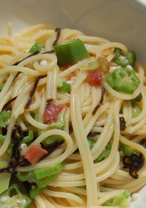 簡単ヘルシー☆梅香る塩昆布オクラパスタ-レシピのメイン写真