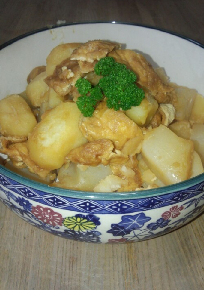 新じゃがと油揚げと蒟蒻の煮物-レシピのメイン写真