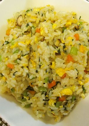 子供喜ぶ♪小松菜としらすの彩り炒飯☆-レシピのメイン写真