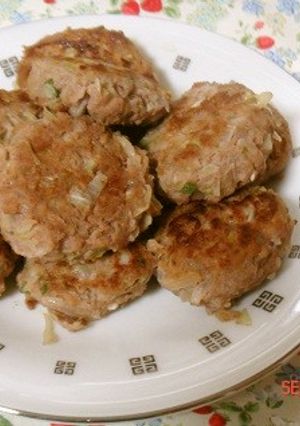 お肉と同量！野菜たっぷりハンバーグ-レシピのメイン写真