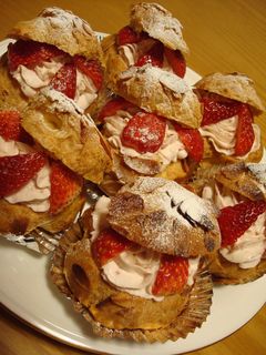 苺シュークリーム-レシピのメイン写真