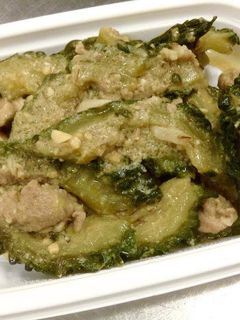 ゴーヤと豚肉の麦味噌炒め-レシピのメイン写真