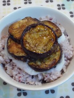 十六穀ごはんで✿なすとろろ丼-レシピのメイン写真