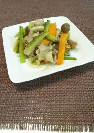 夏バテ防止！ゴーヤと豚肉のナンプラー炒め-レシピのメイン写真