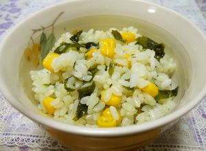 子供が大好き☆わかめとコーン炊き込みご飯-レシピのメイン写真