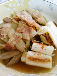 ごぼうとベーコンの炒め煮~焼きねぎ添え~-レシピのメイン写真