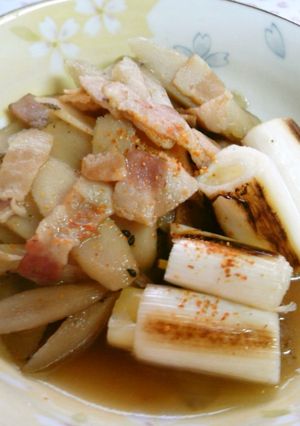 ごぼうとベーコンの炒め煮～焼きねぎ添え～-レシピのメイン写真