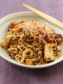 余った豚キムチでリメイク!焼きそば-レシピのメイン写真