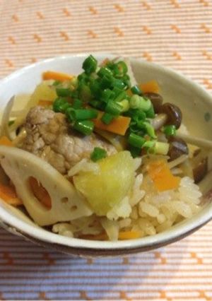 秋だから〜さつまいも入り炊き込みご飯-レシピのメイン写真