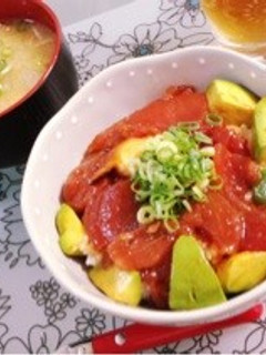 まぐろアボカドユッケ丼-レシピのメイン写真