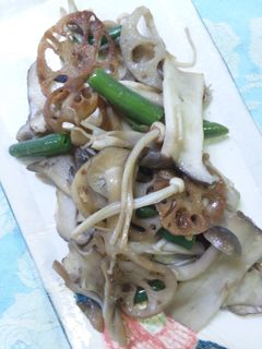 つまみ 秋のキノコをバター醤油炒め!-レシピのメイン写真