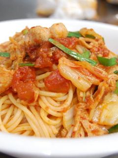 豚キムチパスタ(トマトガーリック風味)-レシピのメイン写真