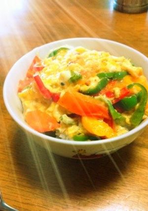 ピーマンとトマト簡単丼♪-レシピのメイン写真