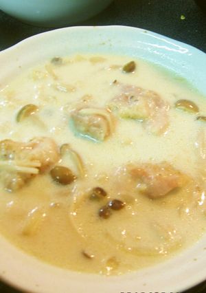 キノコと鶏モモ肉の豆乳スープ★-レシピのメイン写真