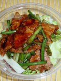 豚コマとニンニクの芽の甘辛丼-レシピのメイン写真