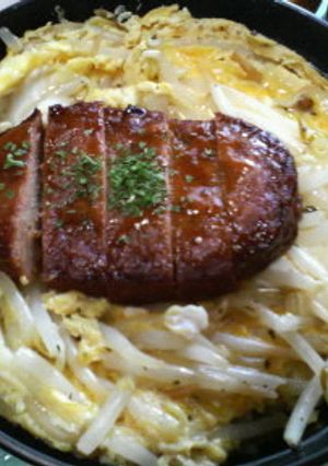 もやたまハンバーグ丼-レシピのメイン写真