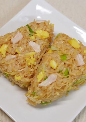 チキンラーメンおにぎり（そば飯）研究中！-レシピのメイン写真