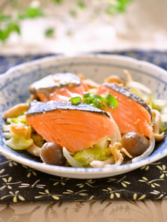 簡単&美味☆バター風味で鮭と野菜の蒸し煮-レシピのメイン写真