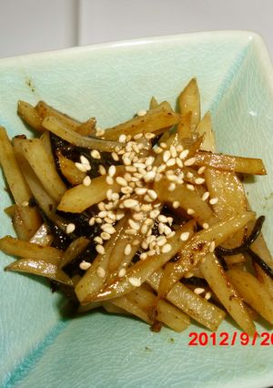 簡単！ジャガイモのバター塩昆布炒め-レシピのメイン写真
