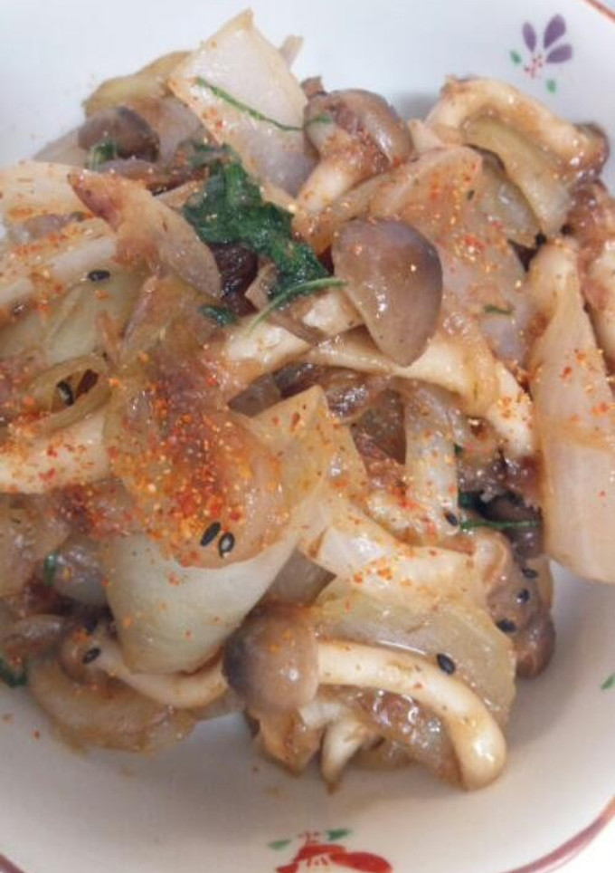 ご飯がススム♪玉ねぎとしめじの甘味噌炒め-レシピのメイン写真